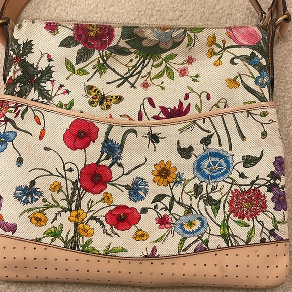 Gucci Zip Messenger Bag Flora Canvas with Perforated Leather Medium - Picture 11 of 12